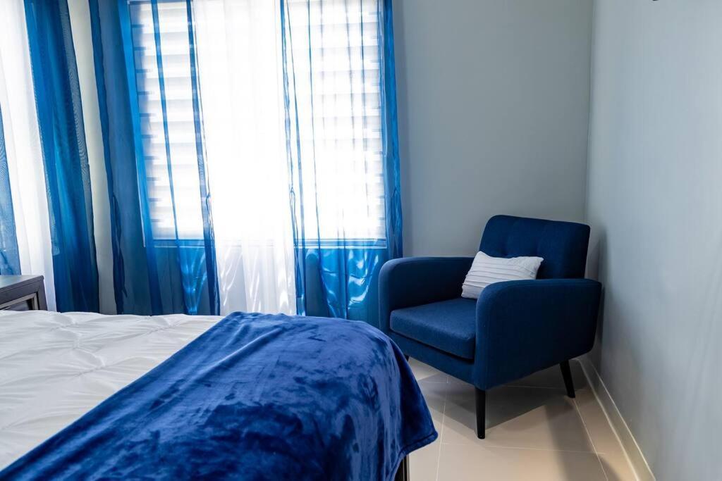 Pyramid Point Manor Villa Ocho Rios Eksteriør bilde