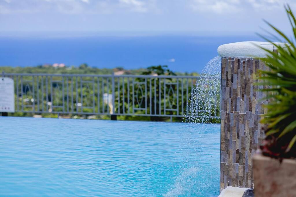 Pyramid Point Manor Villa Ocho Rios Eksteriør bilde