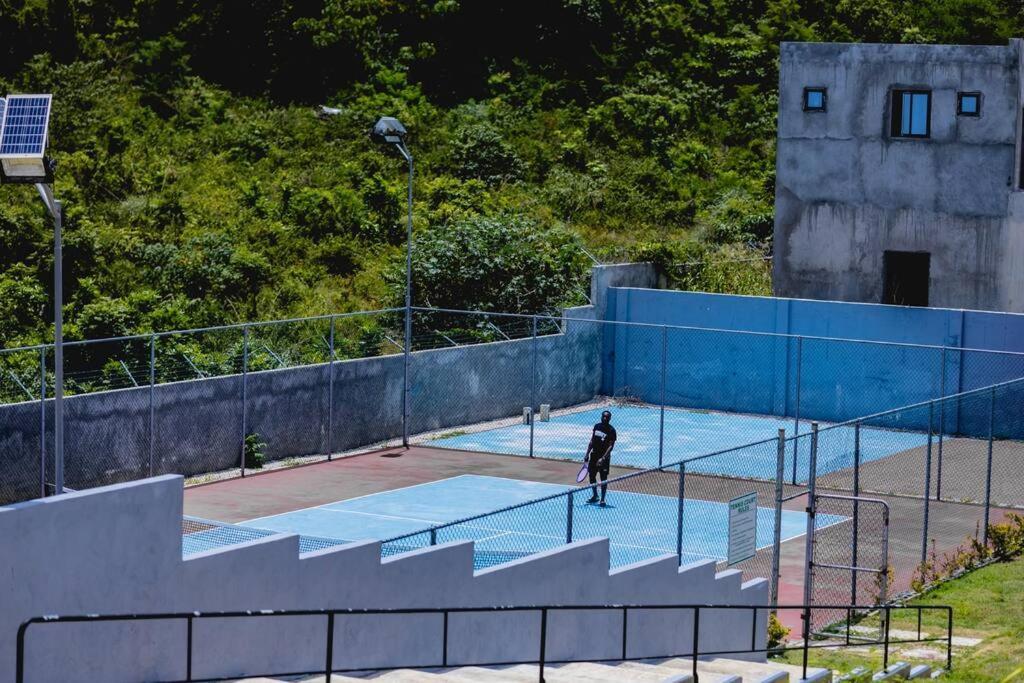 Pyramid Point Manor Villa Ocho Rios Eksteriør bilde